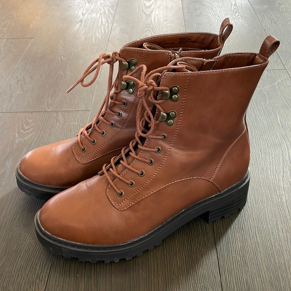 LIKE NEW Combat Boots